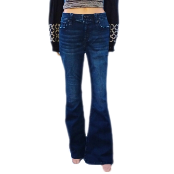 NEW!Miss Me 30 flare flap pocket jeans - Picture 2 of 11